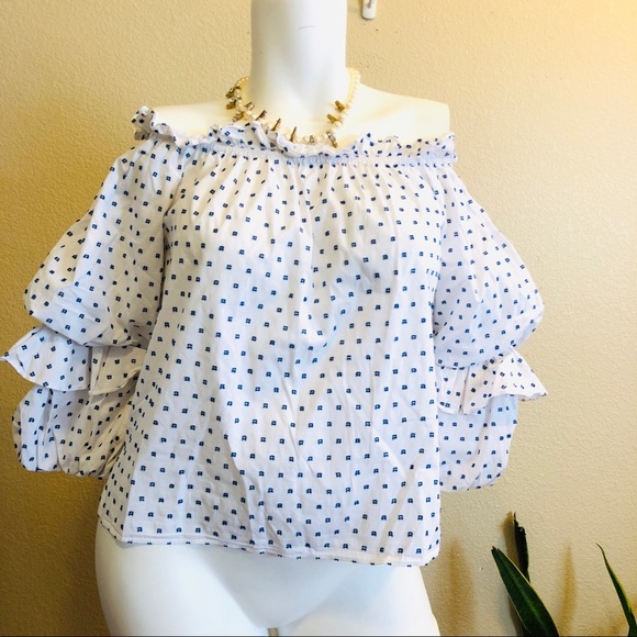 Olivia Culpo x Le Tote || Off Shoulder Ruffle Top - Picture 2 of 9